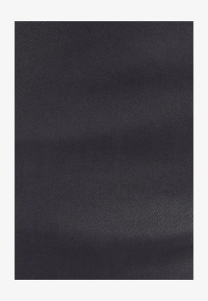 Tissu sombre et texturé avec un léger motif de tissage diagonal. La surface est lisse avec une légère brillance et sans marques ni accents visibles.