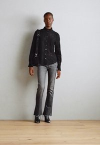 Mos Mosh SHIRT - Bluza z gumbi - black