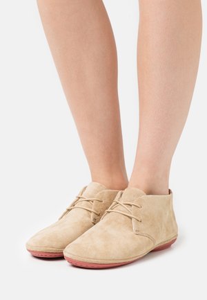 Camper, Chaussures à lacets - beige