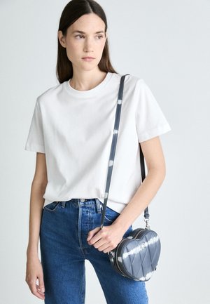 TIE DYE HEART CROSSBODY - Cross body bag - midnight navy