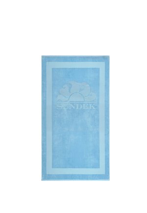 Asciugamano rettangolare azzurro chiaro con bordo blu più scuro, logo sole in rilievo e scritta "SUNDEK" al centro.