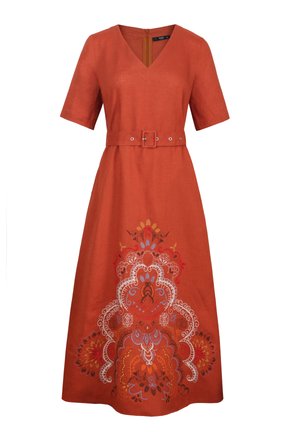 Mittelanges Kleid in Rostorange mit kurzen Ärmeln, V-Ausschnitt, passendem Gürtel und aufwendiger mehrfarbiger Blumenstickerei am Saum.