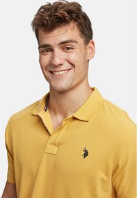 U.S. Polo Assn. ALFRED - Pólóing - rattan