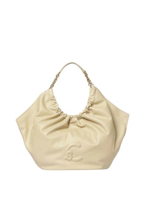 Borsa morbida in pelle beige con parte superiore arricciata, tracolla singola in catena e pelle, e logo inciso intrecciato "SC" al centro frontale.