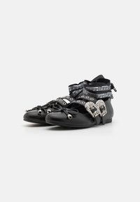 Koi Footwear SONG OF REST BARD FLATS  - Balerinke s trakom oko gležnja - black