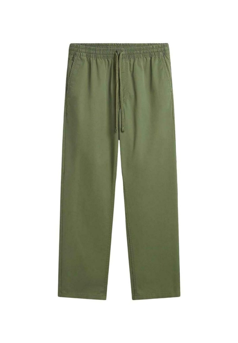 Pantalones de chándal verde oliva con cintura elástica y cordón. Corte holgado, tejido suave, piernas rectas y sin patrones ni adornos visibles.