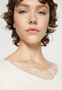 ONLY ONLKIRA NEW JRS NOOS - Langarmshirt - cloud dancer