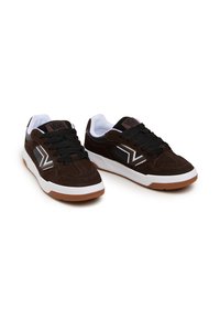 Vans UPLAND - Scarpe skate - brown black