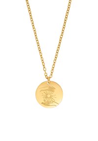 Gul vedhæng necklace med en rund plade, der har indgraverede hænder og stråler, hængende fra en tyk kæde med teksturerede led.