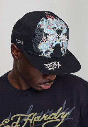 Ed Hardy, UNISEX BATTLE DRAGON 5 PANEL FLAT PEAK CAP - Cappellino - black