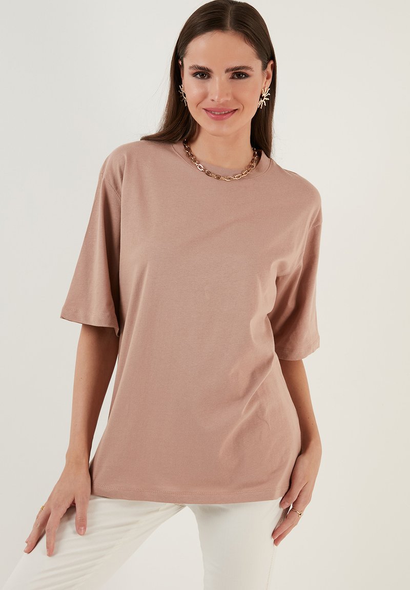 LELA LOOSE FIT - Jednoduché tričko - biscuit