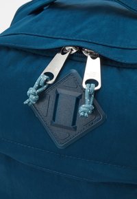 The North Face BERKELEY DAYPACK UNISEX - Hátizsák - midnight petrol/algae blue