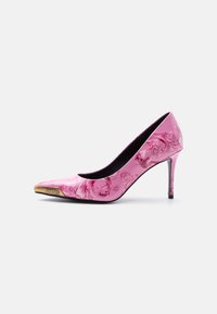 Επιλέχθηκε, rosa