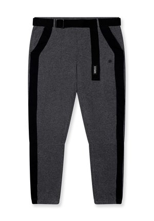 Los pantalones de chándal grises cuentan con un tejido texturizado, franjas laterales negras, un cinturón negro y bolsillos laterales con un diseño de pierna cónica.