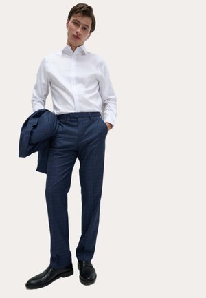 Marks & Spencer, REGULAR FIT, biały