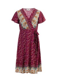 Rochie florală purpurie, cu mâneci scurte, având un bust cu model și o curea la talie, plus o fustă evazată cu margine contrastantă.
