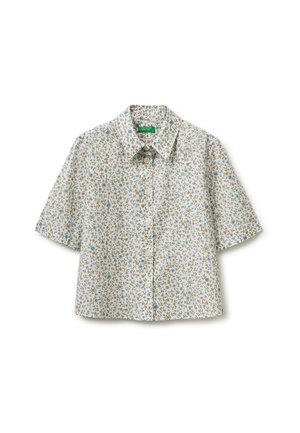 Camicia a maniche corte con bottoni, stampa floreale piccola in tonalità di verde tenue, blu e marrone su sfondo bianco.