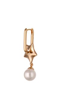 Náušnice ve zlatém odstínu mají hvězdičkový přívěsek a visící bílou perlu. Hladký povrch s lesklým finišem, měří přibližně 5 cm.