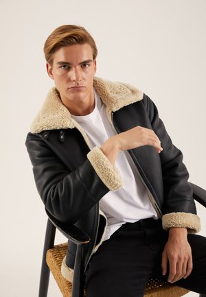 Pier One Faux leather jacket - black