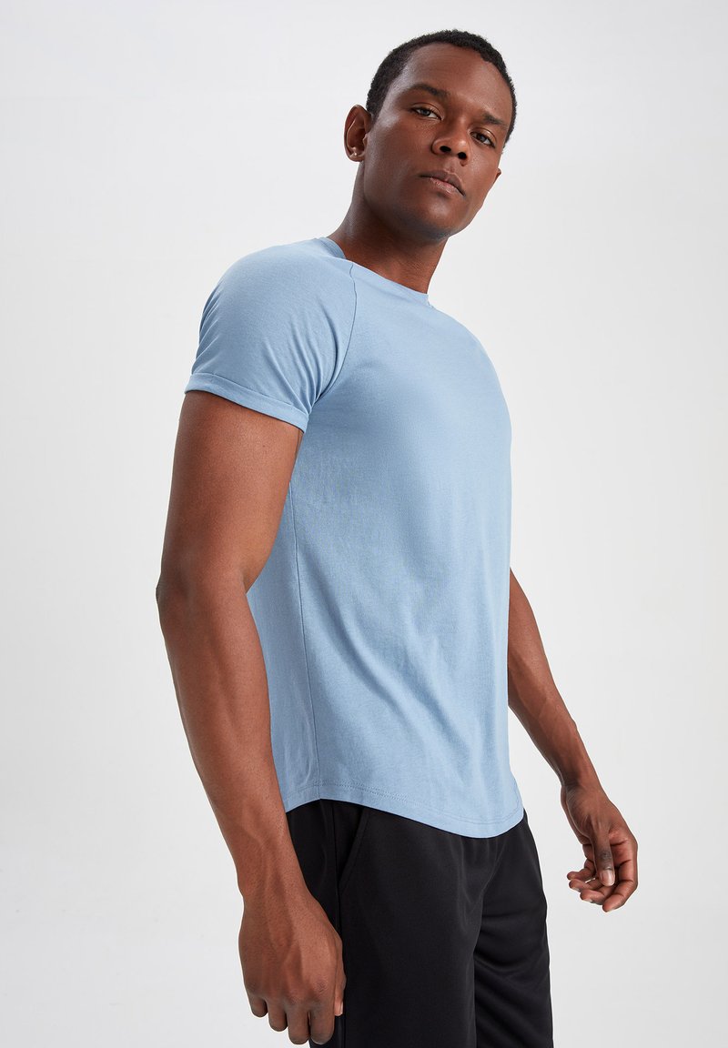 T-shirt da uomo DeFacto, Estate 2024