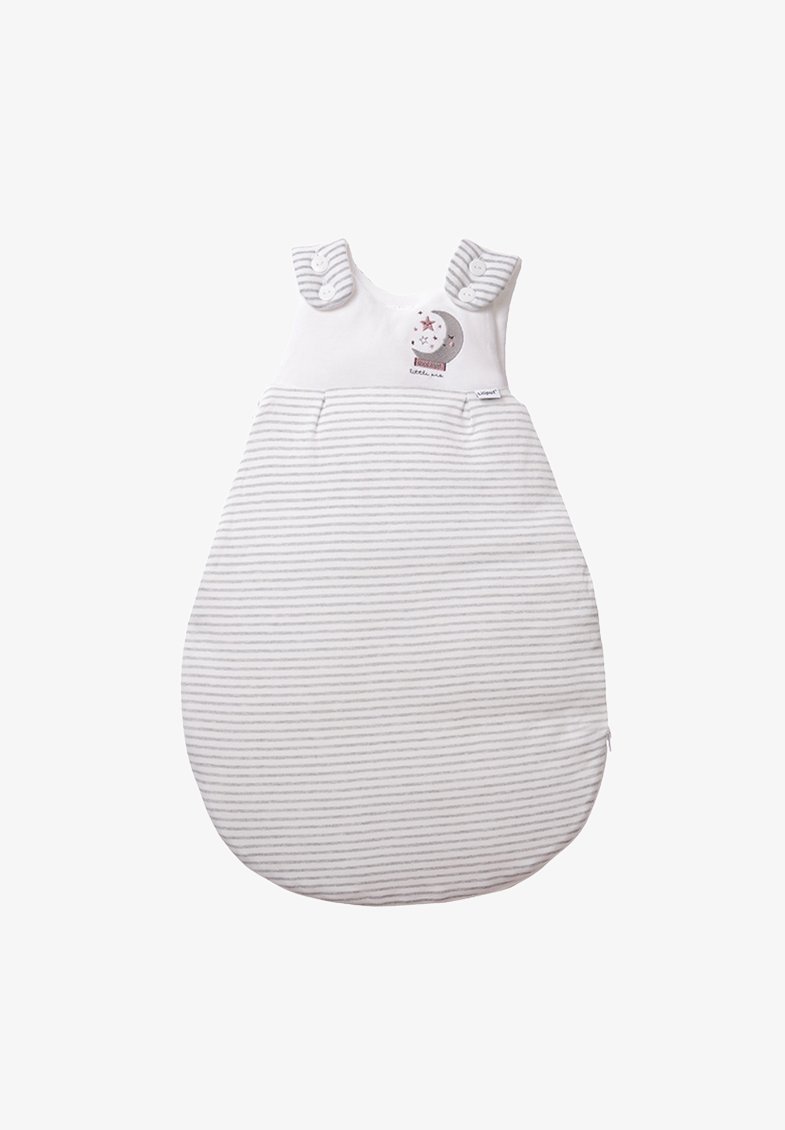 Grau-weiß gestreifter Babyschlafsack mit geknöpften Schulterträgern und Applikationen von Mond und Sternen auf der Vorderseite.
