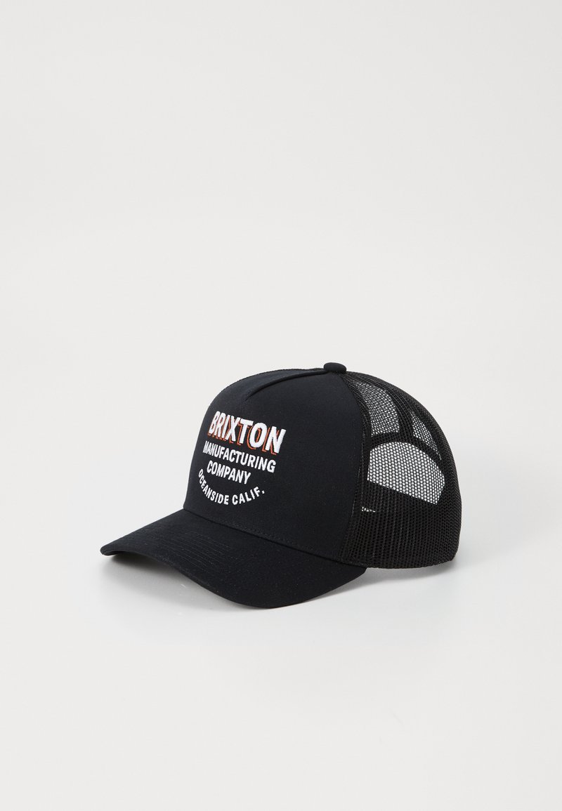 Fekete baseball sapka hálós hátsó résszel. Kifeszített fehér és piros hímzett felirat: "Brixton Manufacturing Company, Oceanside Calif."