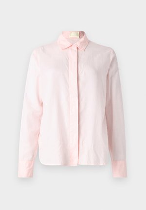 Šviesiai rožinė ilgomis rankovėmis marškinėliai su mygtukais, su apykakle, pagaminti iš lygios medžiagos, su priekiniais mygtukais ir tiesiu kraštu, beveik be tekstūros.