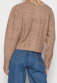 Résumé Kofta - brown