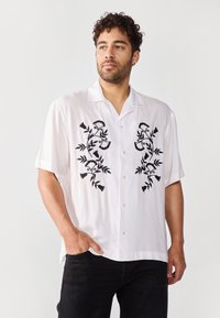 Pier One EMBROIDERED SHIRT - Majica - white