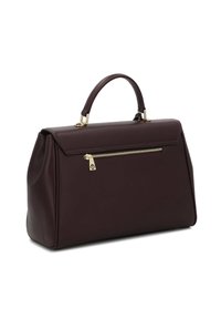 Bordowa skórzana torebka o strukturalnym kształcie, z górnym uchwytem i złotym zamkiem błyskawicznym. Posiada przednią kieszeń na zamek i kontrastujące przeszycia.