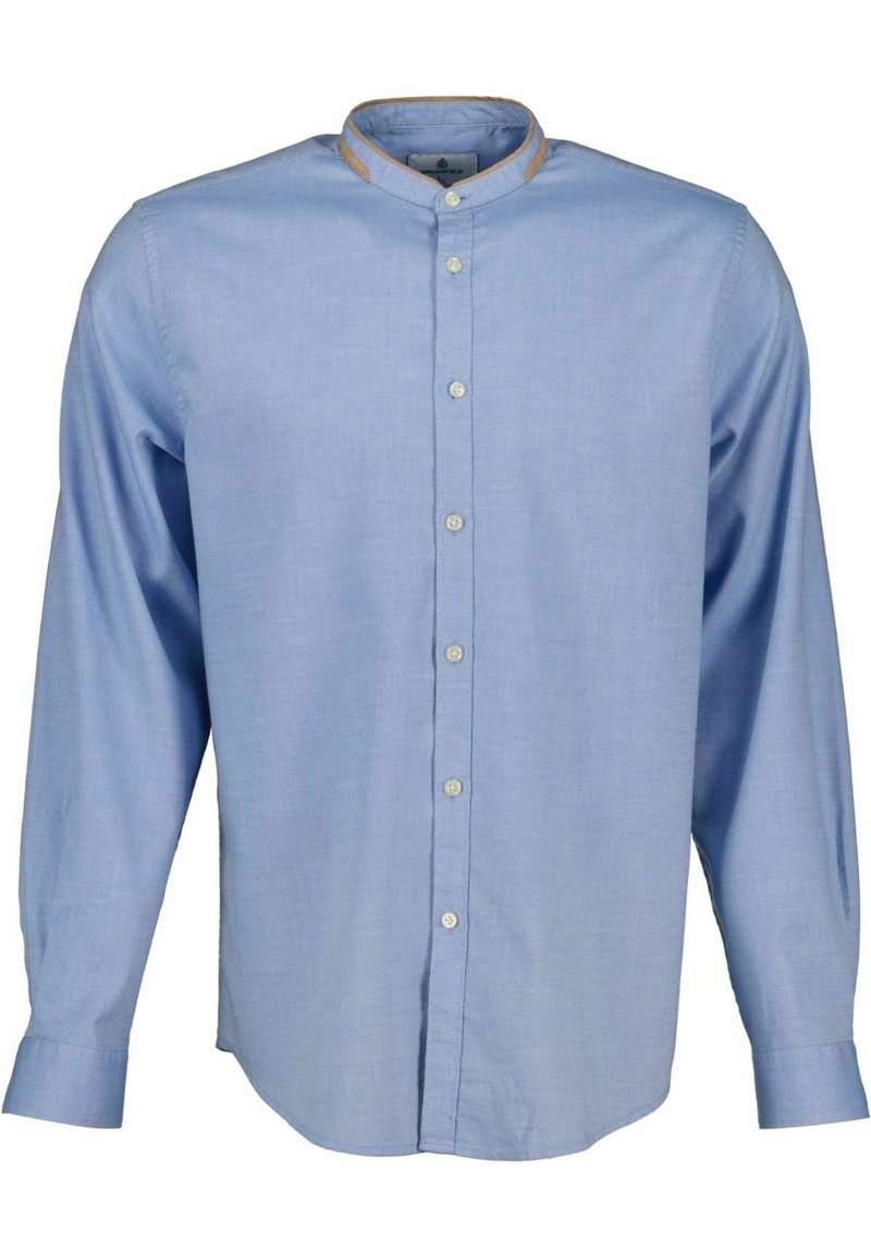 Chemise bleu clair à manches longues avec fermeture boutonnée, texture douce, col mao avec accent beige, et coupe classique. Boutons de couleur contrastante.