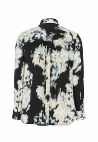 Zwarte blouse met een bloemenpatroon in crème, blauw en beige. Lange mouwen met knoopmanchetten en een plooi aan de achterkant.