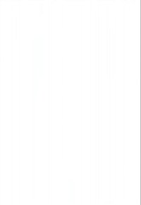 Dwoje dzieci noszących słuchawki leży na podłodze, wysyłając wiadomości na smartfonach, a między nimi na kolorowym dywanie odpoczywa kot.