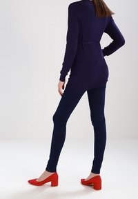 Zalando Essentials Maternity Stickad tröja - dark blue