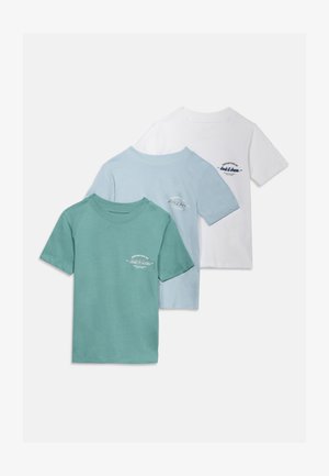 Trois t-shirts à manches courtes et col rond en vert, bleu clair et blanc, chacun avec un petit logo "Jack & Jones" sur le côté gauche de la poitrine.