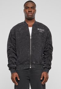 Karl Kani - CHEST RETRO WASHED - Majica s kapuljačom i patentnim zatvaračem - black Minijatura 1