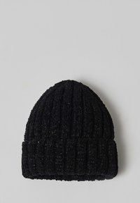 Knitted black beanie with a ribbed texture and a folded cuff. Made of soft yarn, features a smooth finish and subtle sheen.