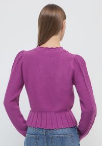Calliope CON ROUCHES  - Strickpullover - viola