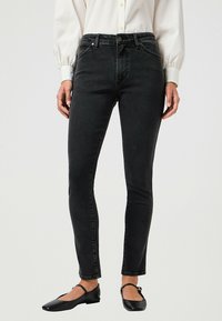 Non sélectionné, black