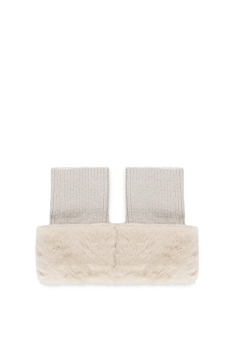 Guanti senza dita lavorati a maglia di un beige chiaro con polsino in morbida pelliccia sintetica. Presentano una texture a coste e una finitura liscia.