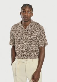 Redefined Rebel - REMY SHIRT - Vapaa-ajan kauluspaita - brown Pienoiskuva 1