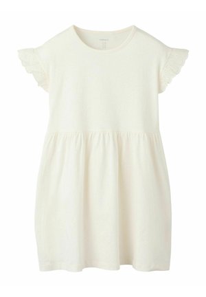 Kremowa sukienka dla małego dziecka z krótkimi rękawami z falbanką z koronki ażurowej i marszczonym dołem, okrągły dekolt.