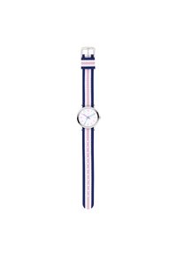 Analoge Uhr mit einem runden silbernen Gehäuse, weißem Zifferblatt, pinken Stundenmarkierungen und einem mehrfarbigen Textilarmband in dunkelblau, hellpink und weißen Streifen.