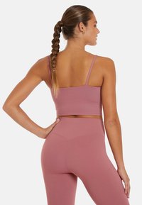 SQUATPROOF Top - rose red