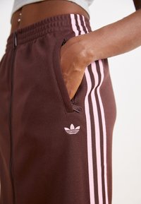 adidas Originals SKIRT - Pencil φούστα - shadow brown