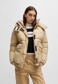 HUGO Talvitakki - open beige