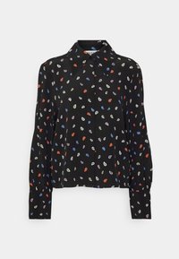 Blusa preta com gola, apresentando um pequeno padrão paisley colorido em vermelho, azul, branco e roxo. Mangas longas com punhos abotoados.