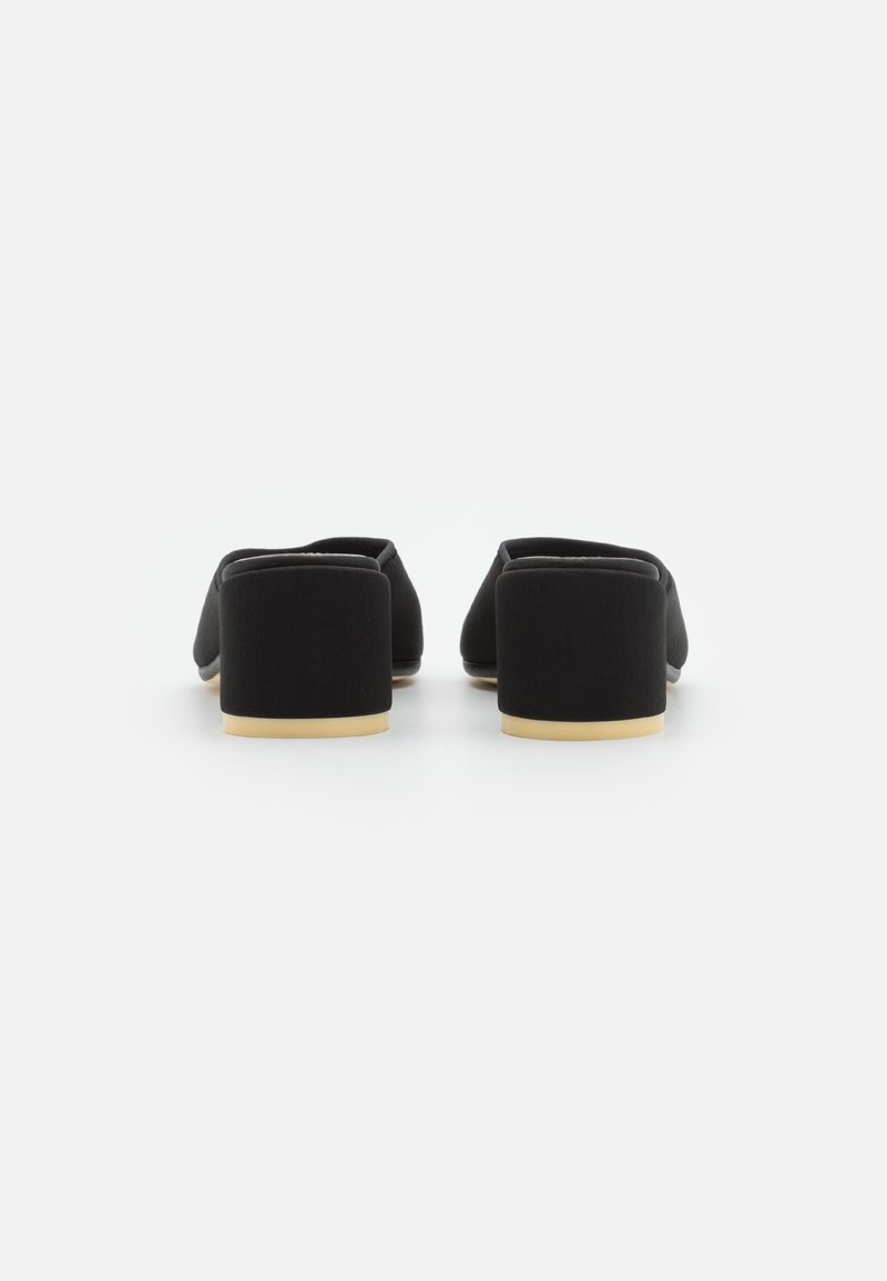 Sandales à Coin Maison Margiela MM6 - Noir Néoprène - Pointure 39.5 (US 9) - Neuf Sans Emballage