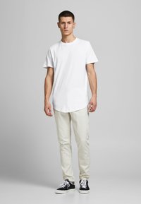 Jack & Jones - JJENOA TEE CREW NECK 5 PACK - Jednoduché tričko - white/black/dark blue Miniatura obrázku 1