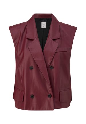 Gilet en cuir bordeaux avec un design croisé, des revers accentués et une poche unique. Texture lisse et sans manches. Doublure intérieure noire.
